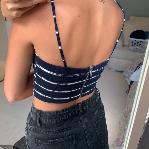 Blue and white striped cropped top - Picture 2 of 2